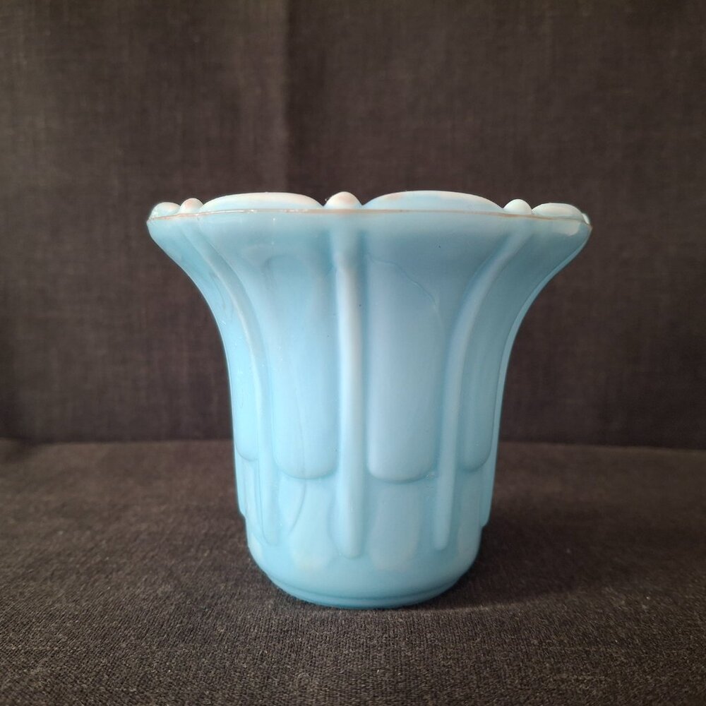 Vintage Akro Agate Glass Flower Pot Ribs and Flutes Scallop Rim 297 Baby Blue